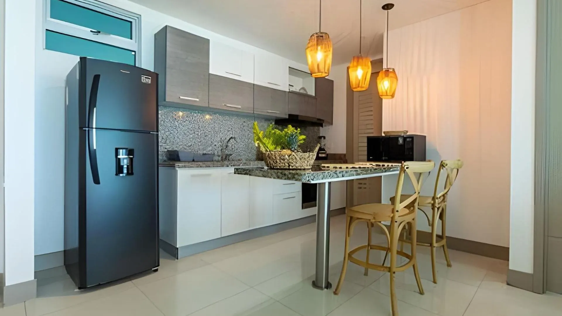 Laurdhomes Palmetto Beach Sew View, Hot Water Cartagena