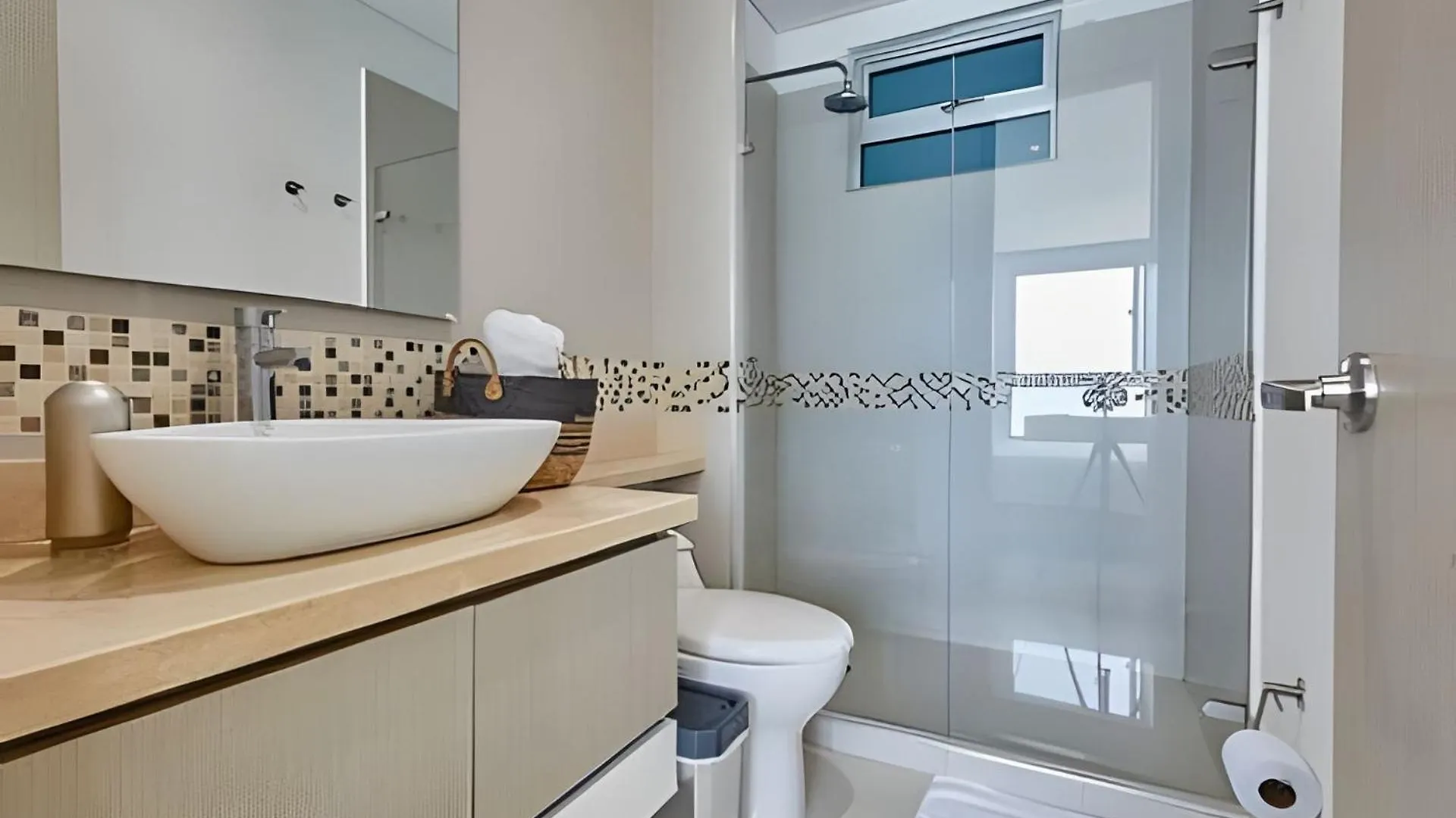 Laurdhomes Palmetto Beach Sew View, Hot Water Cartagena